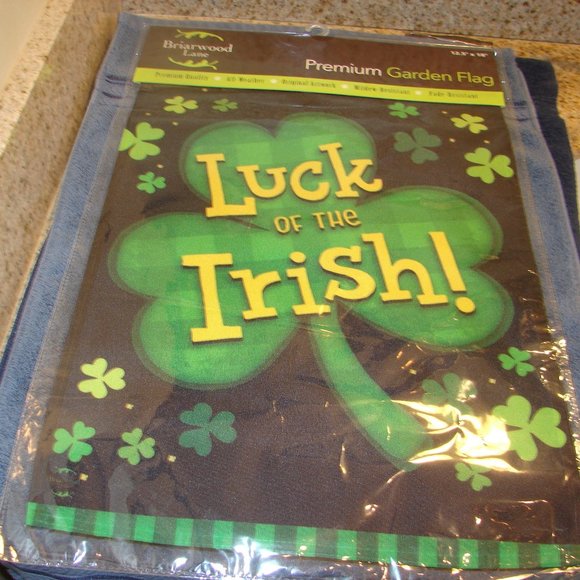 "G-71" St Patrice Garden Flag - Picture 1 of 3